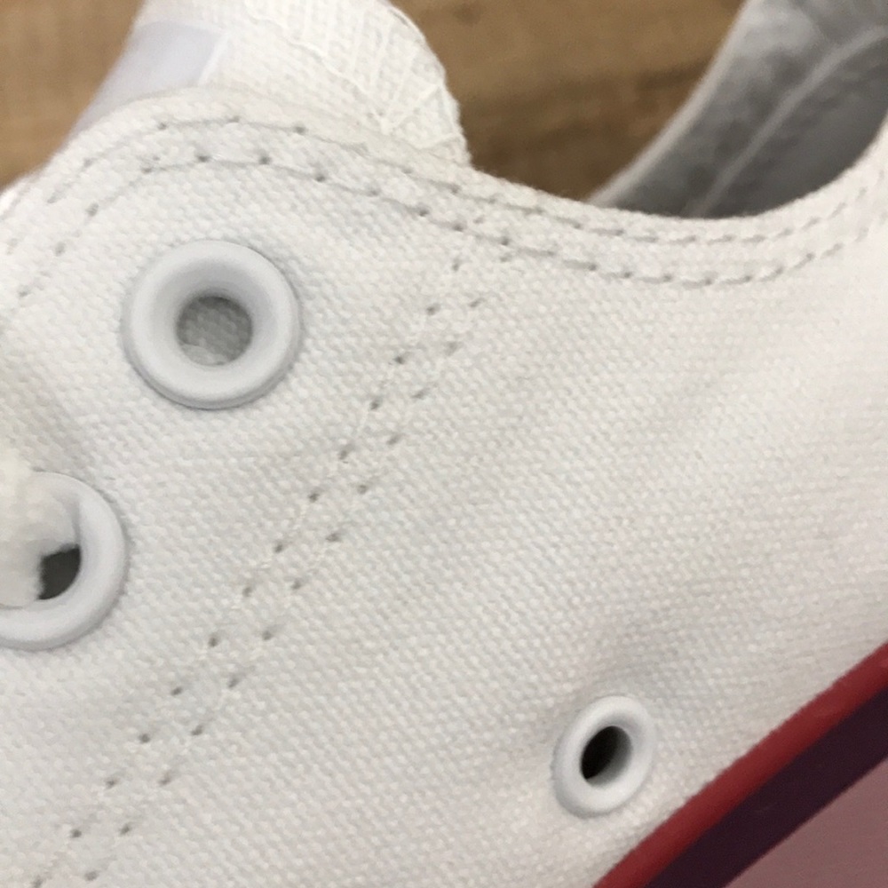 CONVERSE PLATFORM BRAND NEW - Picture 13 of 16